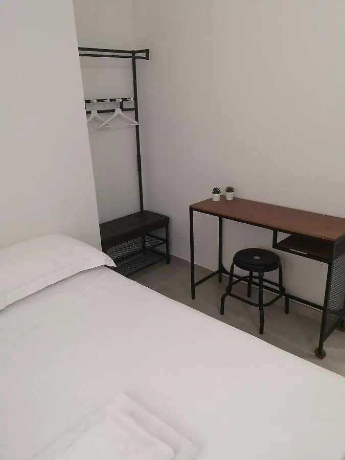Smart Rooms Pistoia 0*,